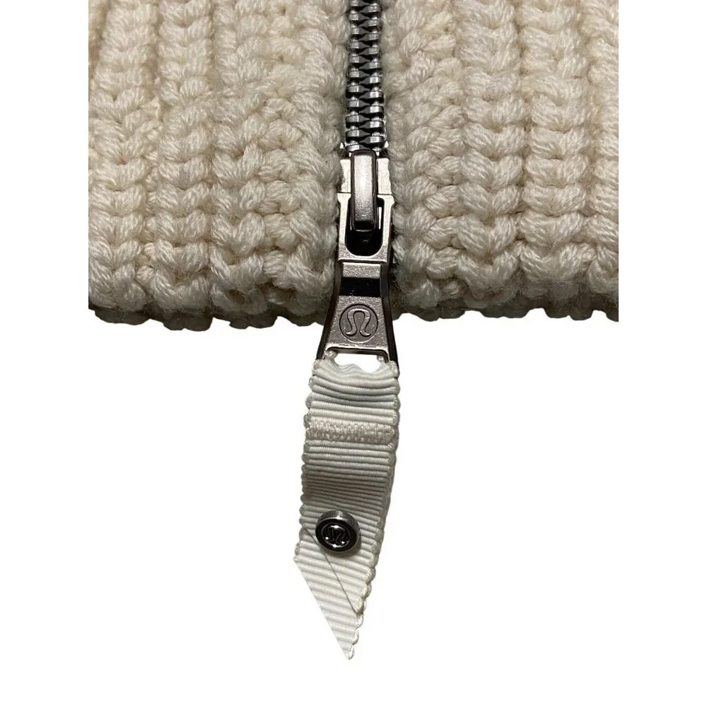 Lululemon Falling Freely 100% Merino Wool Zip Up Infinity Scarf Neck Warmer-One